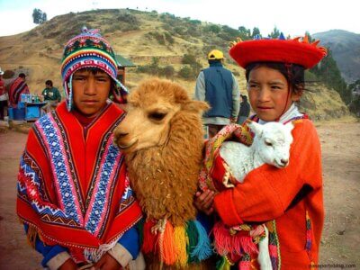 Which languages are spoken in Peru